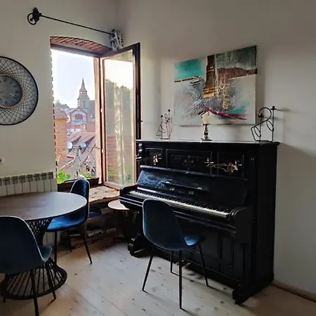 Charm Old Town Apartment *